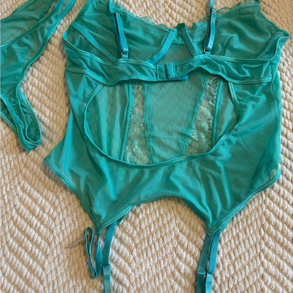 NEW-Lingerie Set - Picture 10 of 11